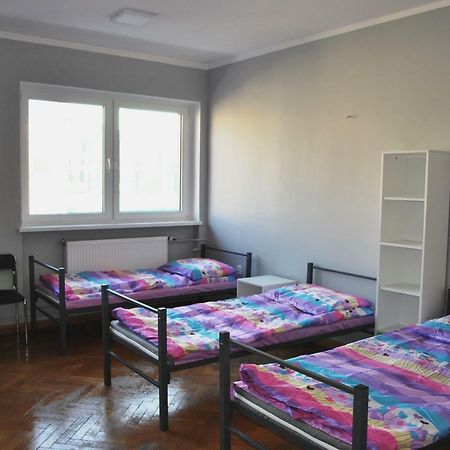 Hostel Pod Topolami Жельона Гора Екстериор снимка