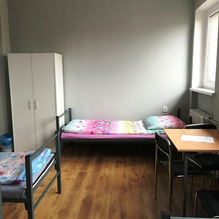 Hostel Pod Topolami Жельона Гора Екстериор снимка