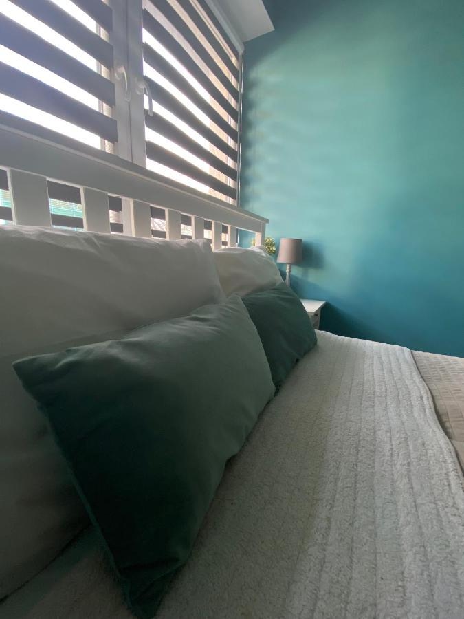 Hostel Pod Topolami Жельона Гора Екстериор снимка