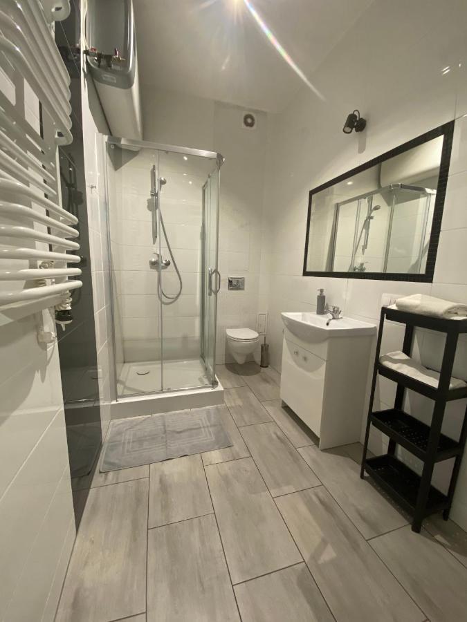 Hostel Pod Topolami Жельона Гора Екстериор снимка