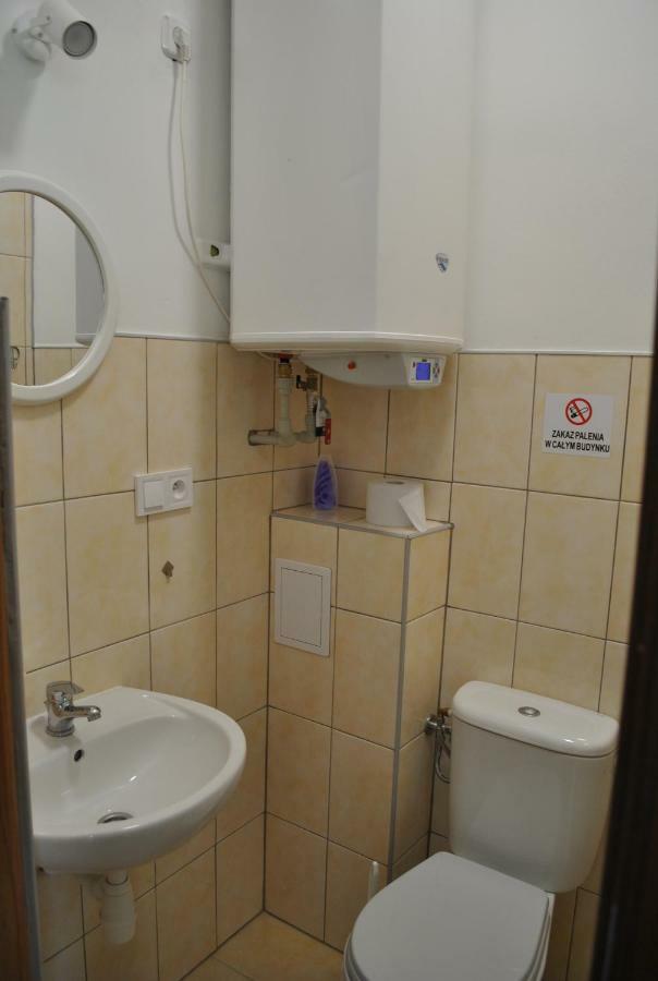 Hostel Pod Topolami Жельона Гора Екстериор снимка
