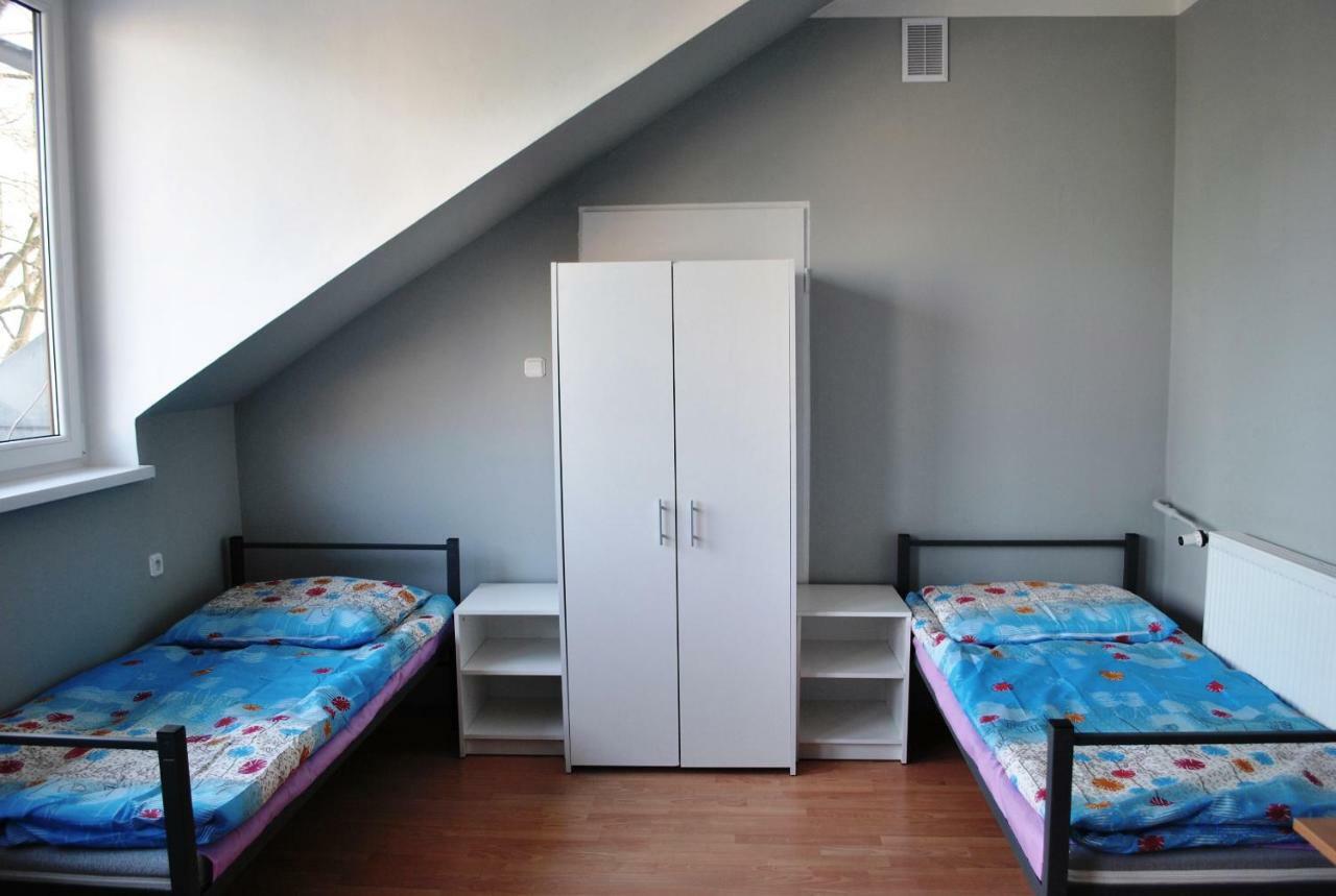 Hostel Pod Topolami Жельона Гора Екстериор снимка