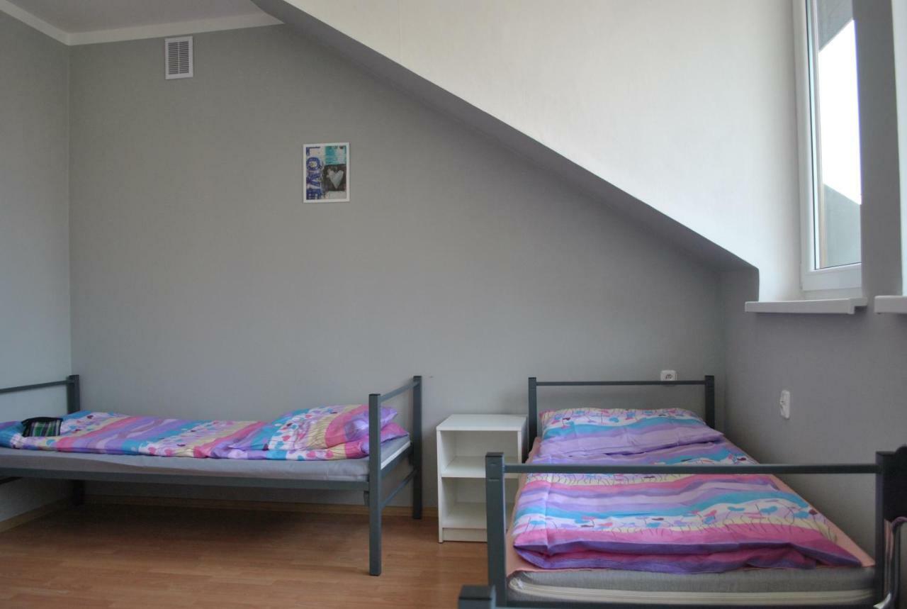 Hostel Pod Topolami Жельона Гора Екстериор снимка