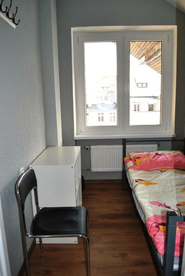 Hostel Pod Topolami Жельона Гора Екстериор снимка