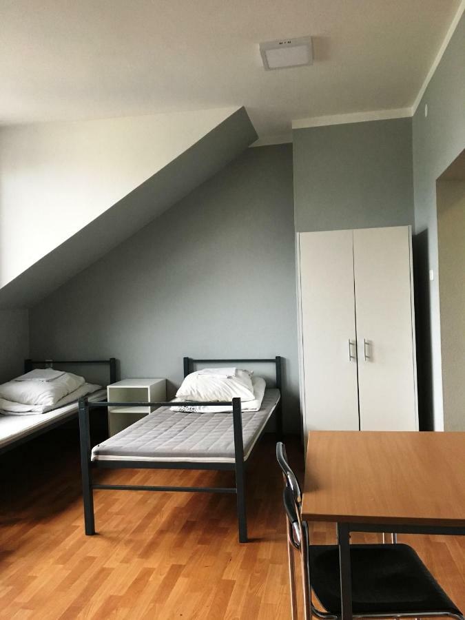Hostel Pod Topolami Жельона Гора Екстериор снимка