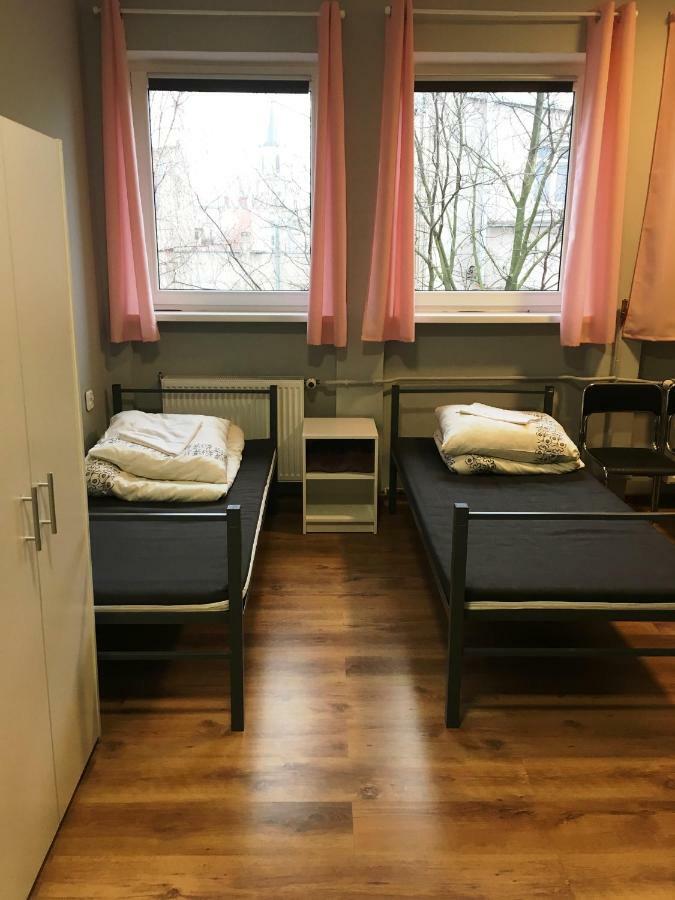 Hostel Pod Topolami Жельона Гора Екстериор снимка